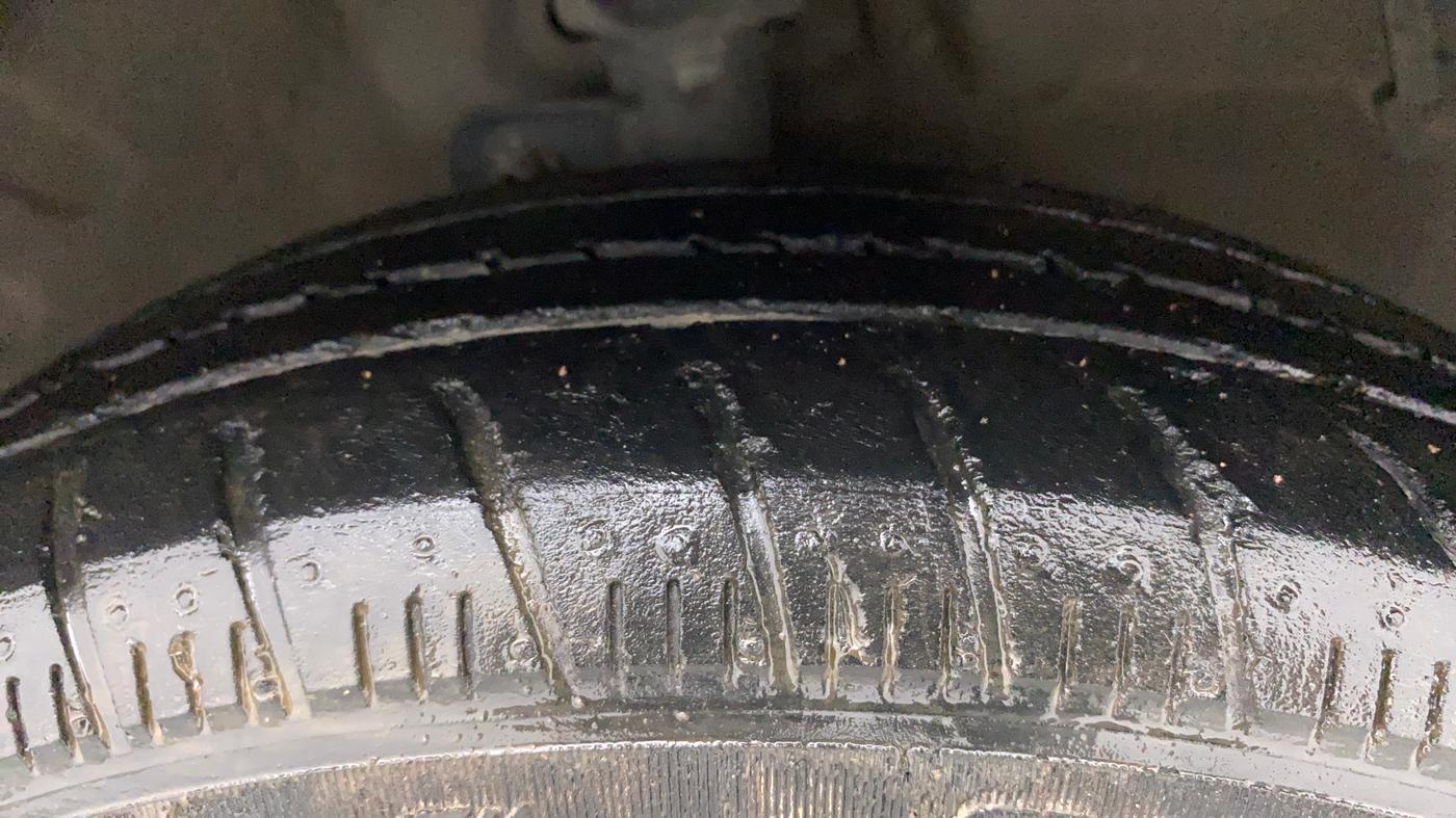 2019 Maruti Celerio ZXI, CNG, Manual, 69,332 km, Right Front Tyre Tread