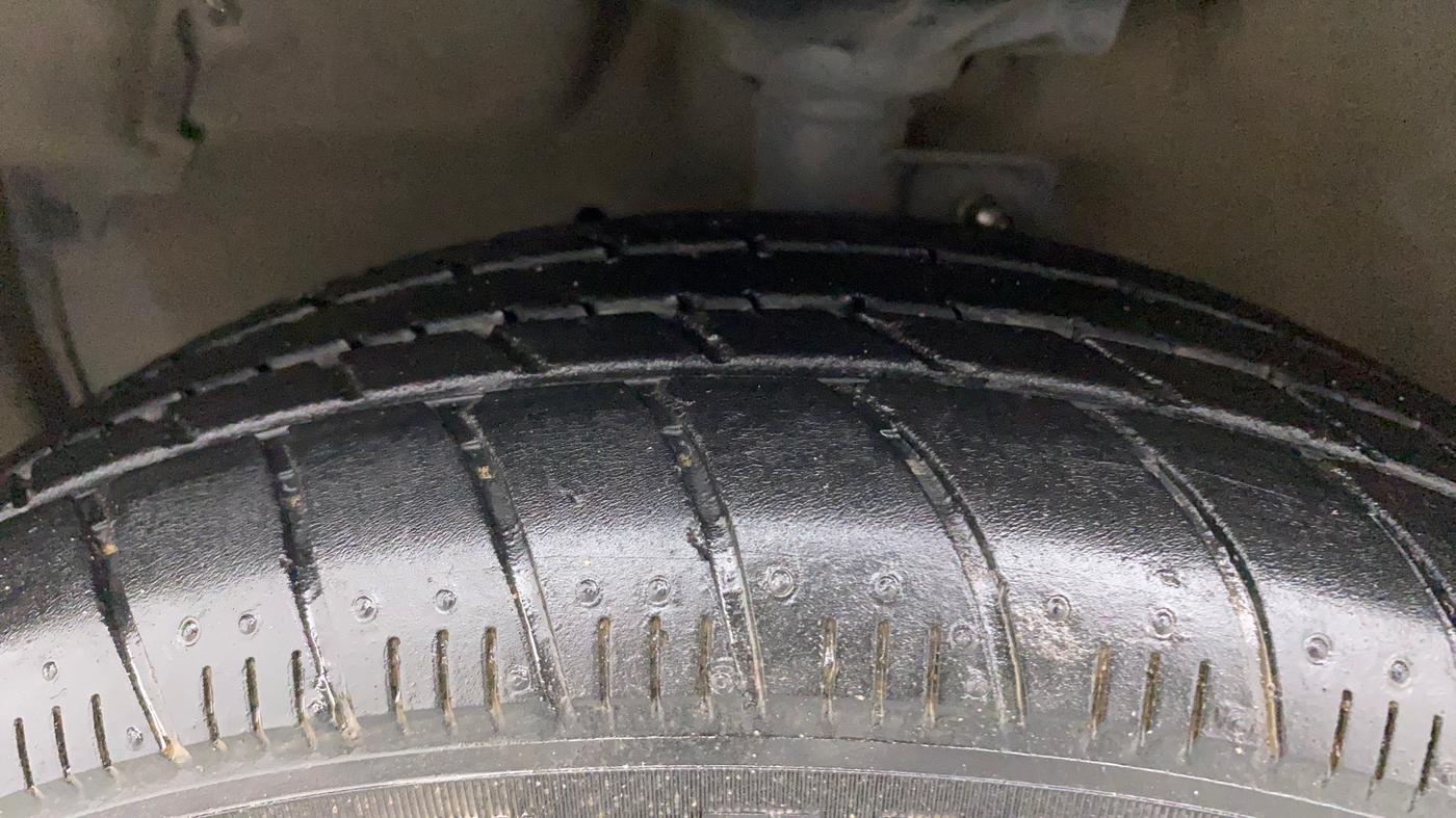 2019 Maruti Celerio ZXI, CNG, Manual, 69,332 km, Left Front Tyre Tread