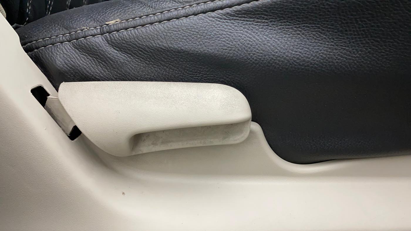 2019 Maruti Celerio ZXI, CNG, Manual, 69,332 km, Driver Side Adjustment Panel
