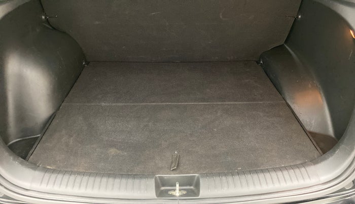 2016 Hyundai Creta 1.6 SX PLUS DIESEL, Diesel, Manual, 75,758 km, Boot Inside