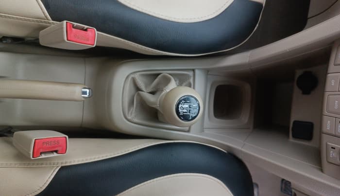 2013 Maruti Swift ZXI, Petrol, Manual, 83,675 km, Gear Lever