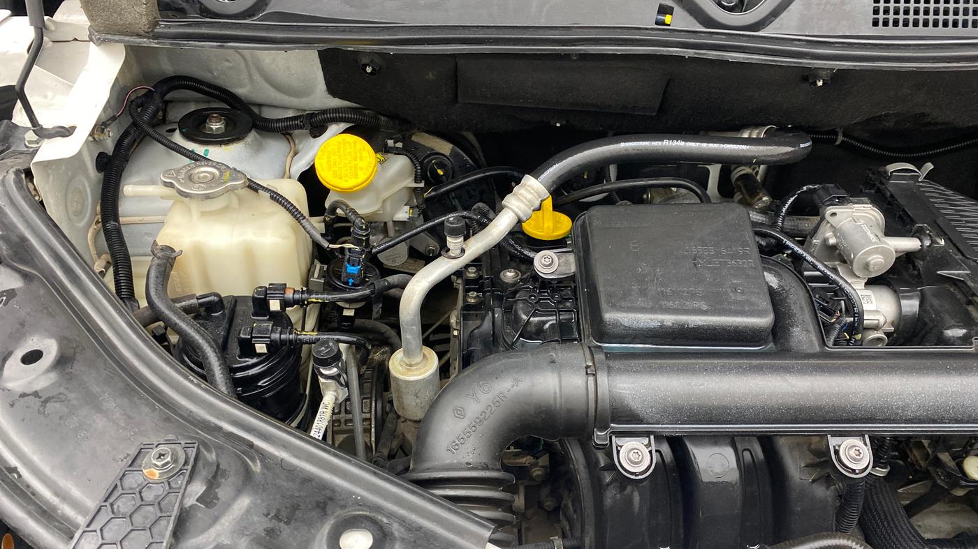 2022 Nissan MAGNITE XV DUAL TONE, Petrol, Manual, 32,825 km, Engine View - Right
