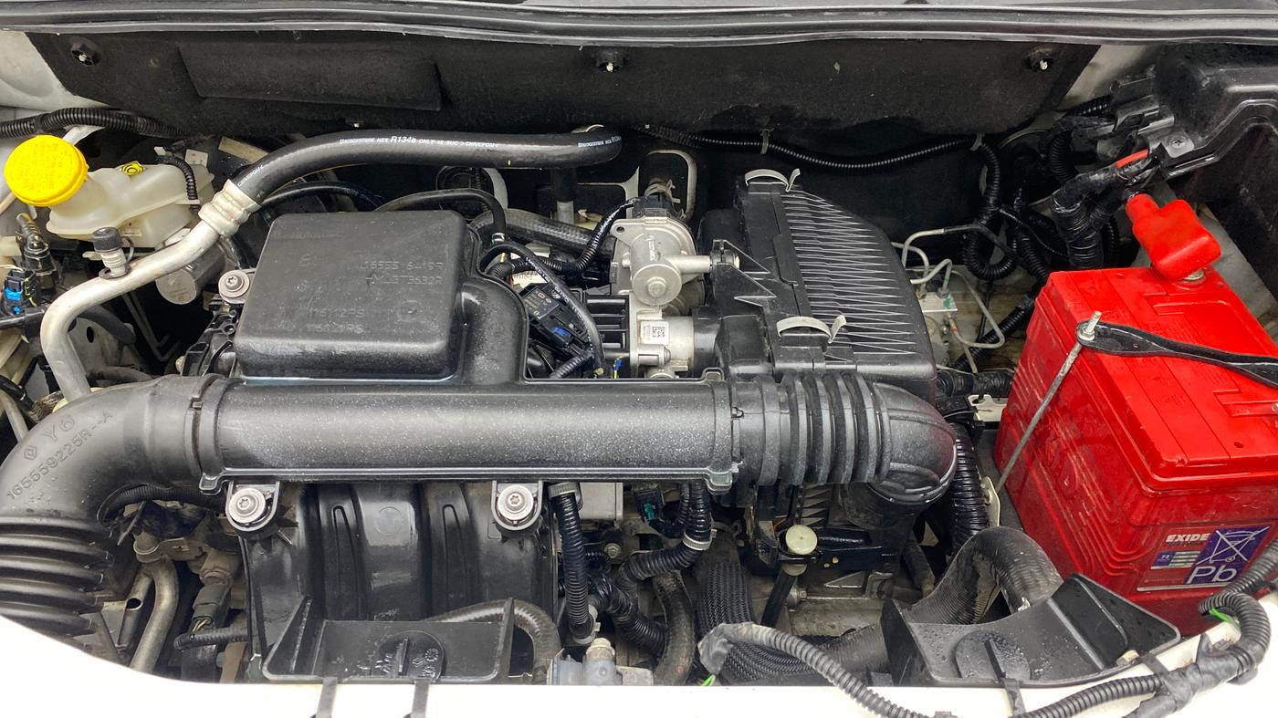 2022 Nissan MAGNITE XV DUAL TONE, Petrol, Manual, 32,825 km, Engine View