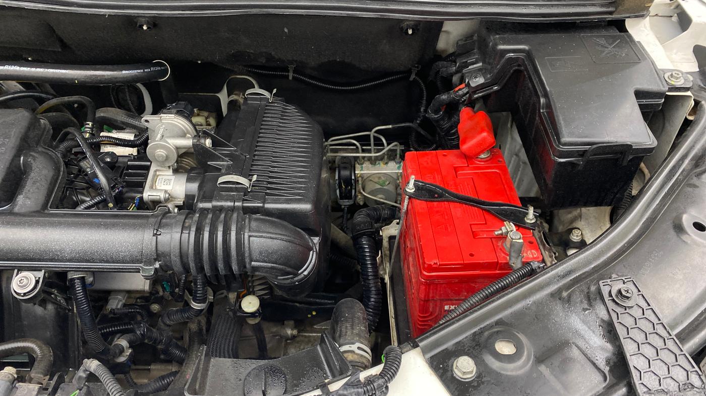 2022 Nissan MAGNITE XV DUAL TONE, Petrol, Manual, 32,825 km, Engine View - Left