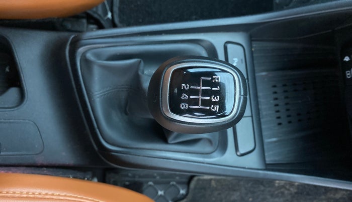 2024 Hyundai Verna SX (O) 1.5 MPI MT, Petrol, Manual, 29,076 km, Gear Lever