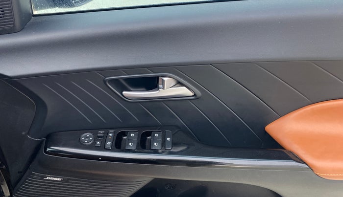 2024 Hyundai Verna SX (O) 1.5 MPI MT, Petrol, Manual, 29,076 km, Driver Side Door Panels Control