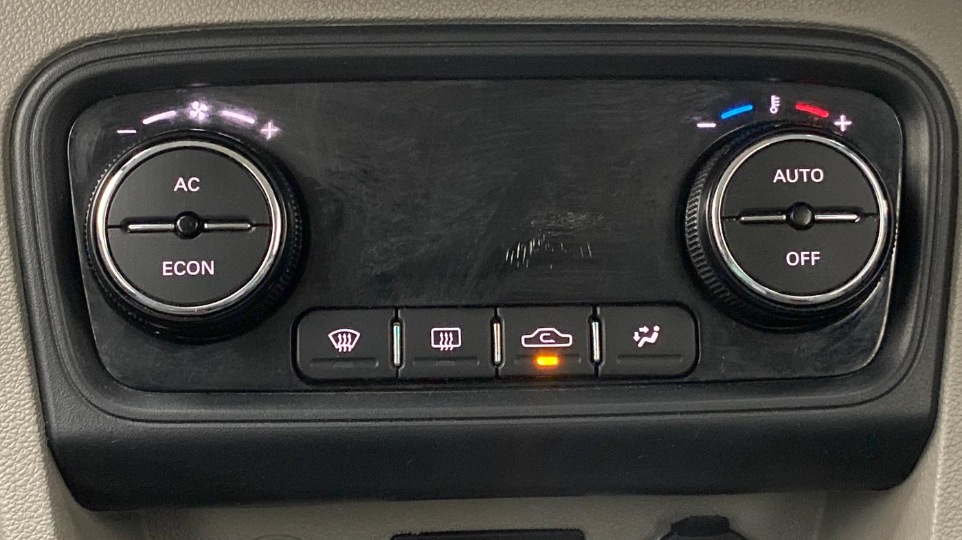2019 Tata Tiago XZ+ 1.2 Revotron, Petrol, Manual, 18,263 km, Automatic Climate Control