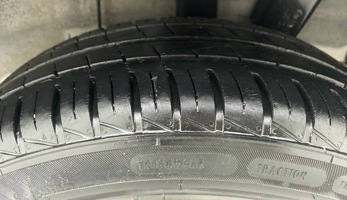 2019 Hyundai GRAND I10 NIOS SPORTZ PETROL, Petrol, Manual, 19,575 km, Left Rear Tyre Tread