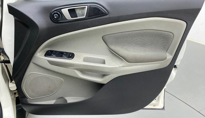 2015 Ford Ecosport 1.5 TITANIUM TI VCT AT, Petrol, Automatic, 56,369 km, Driver Side Door Panels Control