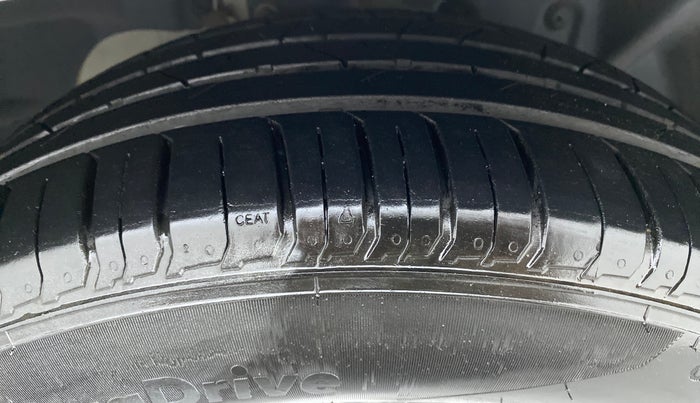 2015 Ford Ecosport 1.5 TITANIUM TI VCT AT, Petrol, Automatic, 56,369 km, Right Front Tyre Tread