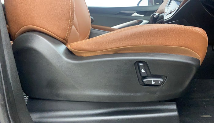 2020 MG HECTOR PLUS SHARP 1.5 PETROL TURBO DCT 6-STR, Petrol, Automatic, 32,805 km, Driver Side Adjustment Panel