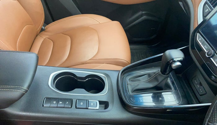 2020 MG HECTOR PLUS SHARP 1.5 PETROL TURBO DCT 6-STR, Petrol, Automatic, 32,805 km, Gear Lever
