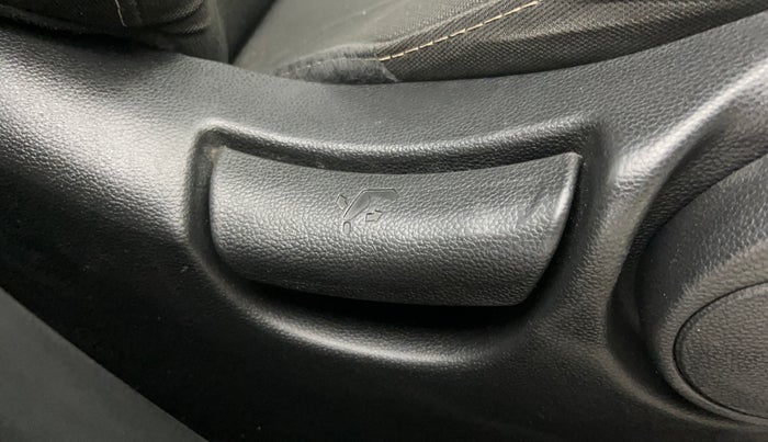 2016 Hyundai Creta SX PLUS 1.6 PETROL, Petrol, Manual, 46,346 km, Driver Side Adjustment Panel