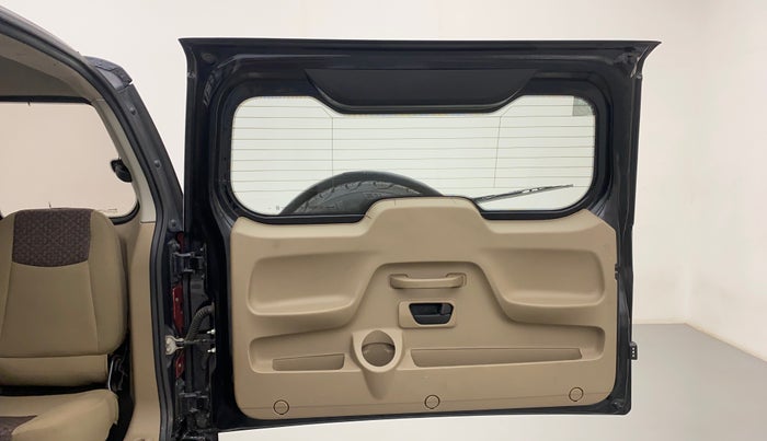 2017 Mahindra TUV300 T8 AMT, Diesel, Automatic, 1,13,724 km, Boot Door Open