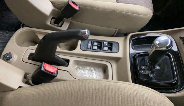 2017 Mahindra TUV300 T8 AMT, Diesel, Automatic, 1,13,724 km, Gear Lever