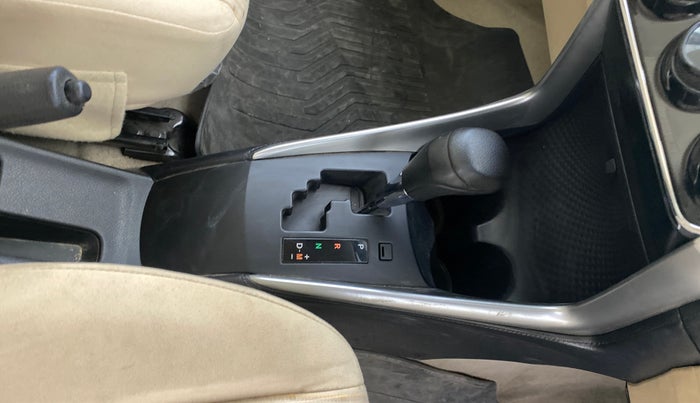 2020 Toyota YARIS J CVT, Petrol, Automatic, 30,738 km, Gear Lever