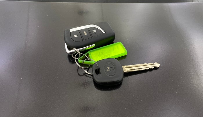 2020 Toyota YARIS J CVT, Petrol, Automatic, 30,738 km, Key Close Up