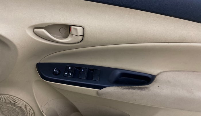 2020 Toyota YARIS J CVT, Petrol, Automatic, 30,738 km, Driver Side Door Panels Control