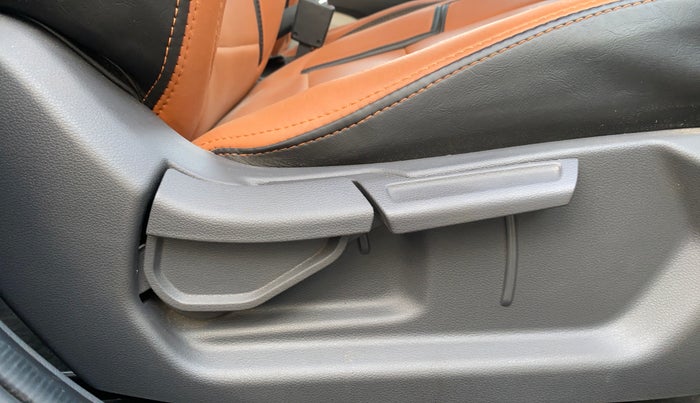 2024 Hyundai AURA SX 1.2 CNG, CNG, Manual, 36,615 km, Driver Side Adjustment Panel