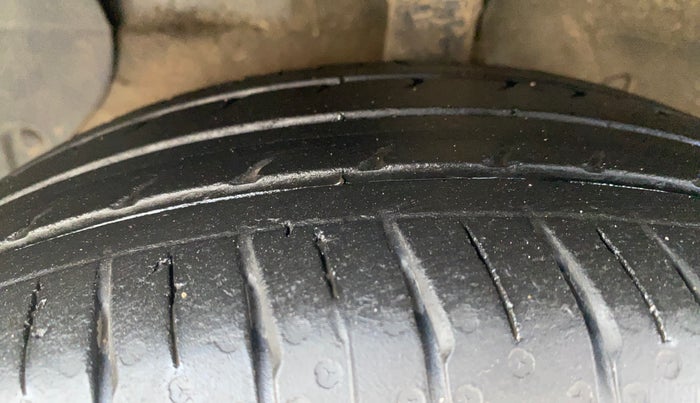 2024 Hyundai AURA SX 1.2 CNG, CNG, Manual, 36,615 km, Left Front Tyre Tread