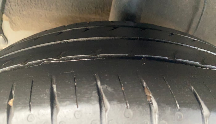 2024 Hyundai AURA SX 1.2 CNG, CNG, Manual, 36,615 km, Right Rear Tyre Tread