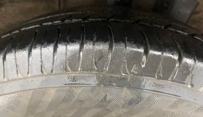 2014 Hyundai Xcent S (O) 1.2, Petrol, Manual, 97,811 km, Left Rear Tyre Tread