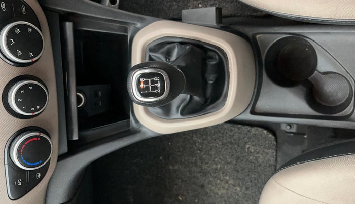 2014 Hyundai Xcent S (O) 1.2, Petrol, Manual, 97,811 km, Gear Lever