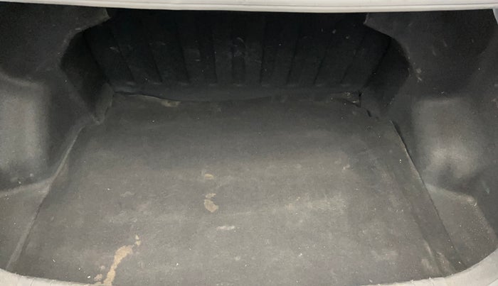 2014 Hyundai Xcent S (O) 1.2, Petrol, Manual, 97,811 km, Boot Inside