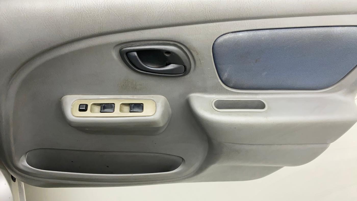 2014 Maruti Alto K10 VXI, Petrol, Manual, 97,314 km, Driver Side Door Panels Control
