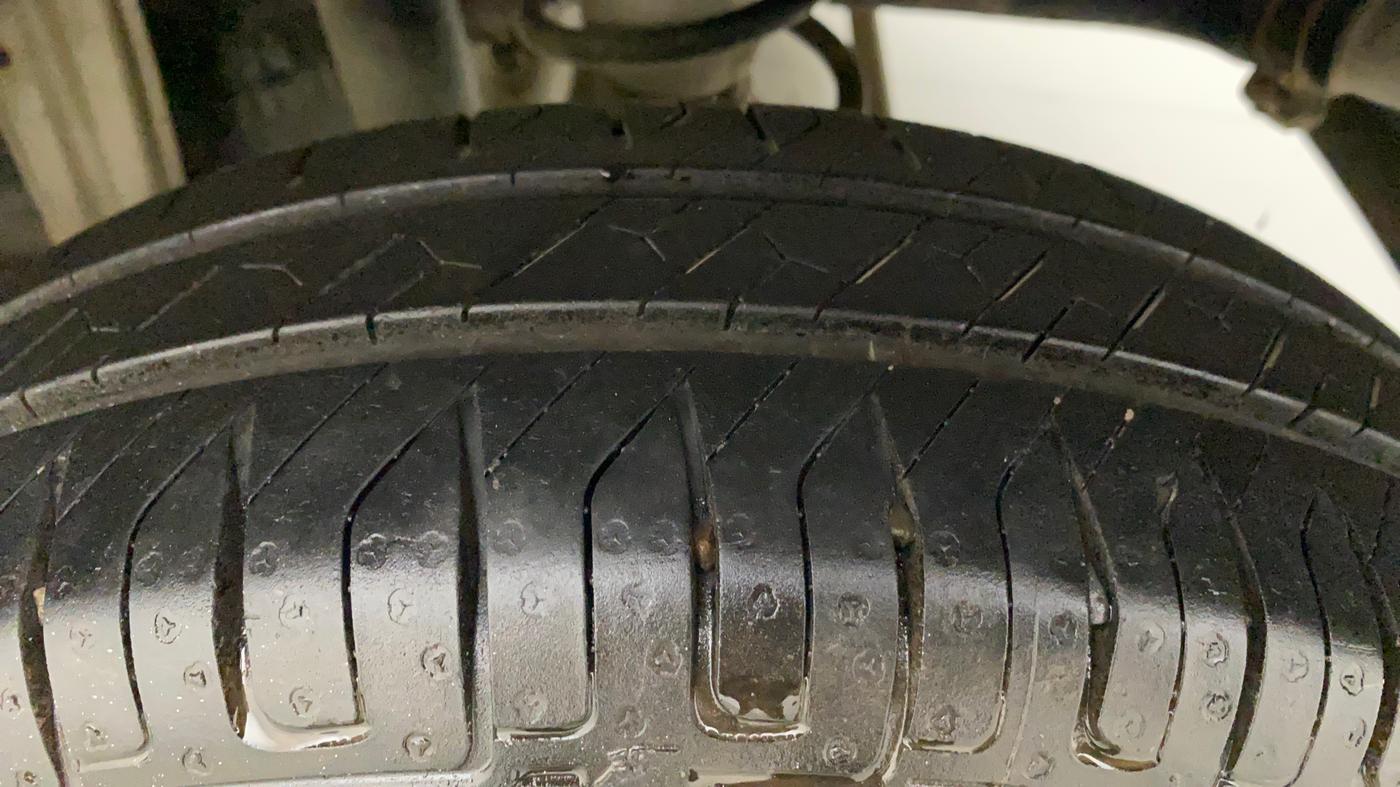 2014 Maruti Alto K10 VXI, Petrol, Manual, 97,314 km, Left Rear Tyre Tread