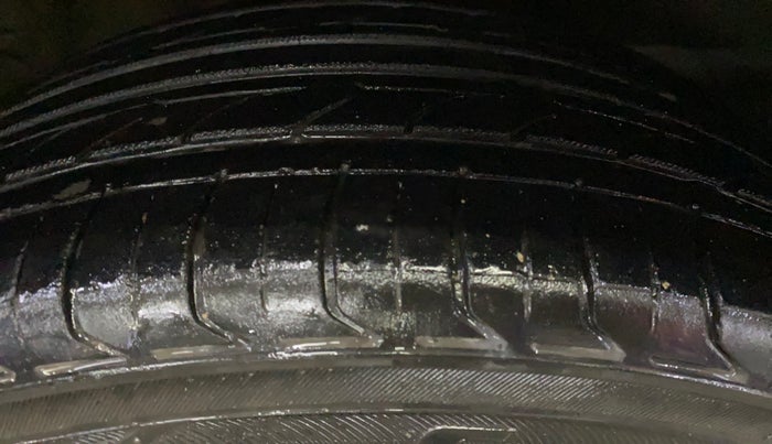 2020 Hyundai VENUE S 1.5 CRDI, Diesel, Manual, 82,804 km, Right Front Tyre Tread