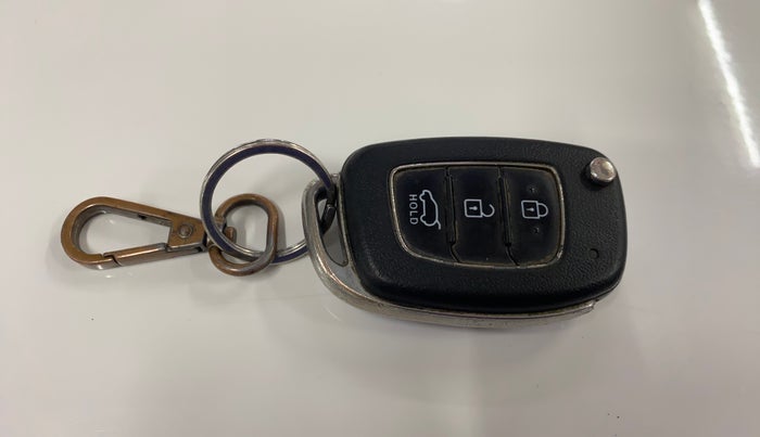 2020 Hyundai VENUE S 1.5 CRDI, Diesel, Manual, 82,804 km, Key Close Up