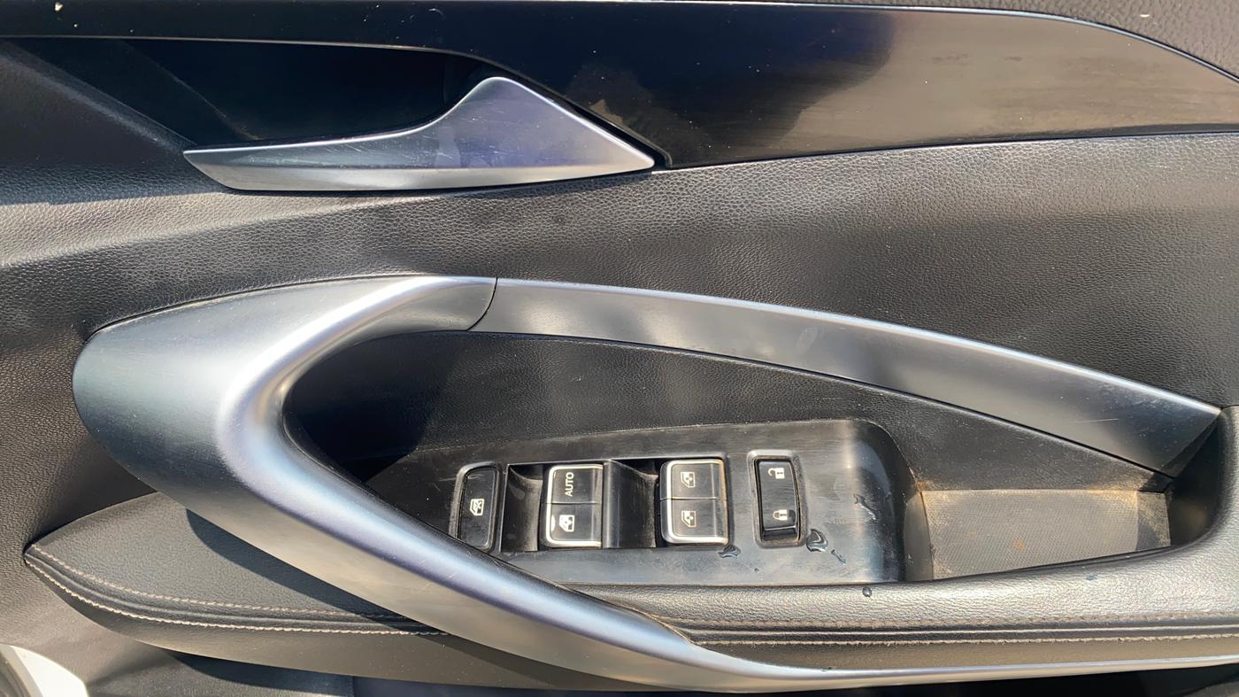 2020 MG HECTOR SHARP 1.5 DCT PETROL, Petrol, Automatic, 69,511 km, Driver Side Door Panels Control