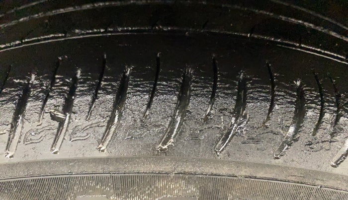 2021 KIA SONET HTX 1.5, Diesel, Manual, 78,210 km, Left Front Tyre Tread