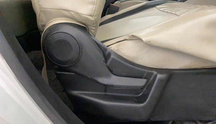 2021 Maruti New Wagon-R LXI CNG (O) 1.0, CNG, Manual, 77,804 km, Driver Side Adjustment Panel