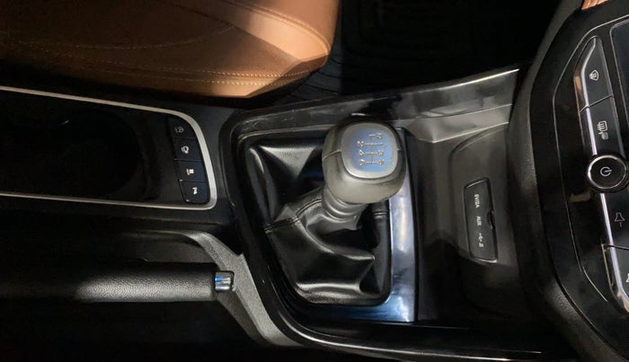 2020 MG HECTOR PLUS SHARP 1.5 PETROL TURBO HYBRID MT 6-STR, Petrol, Manual, 91,408 km, Gear Lever