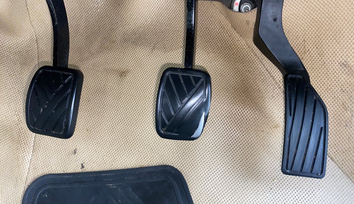 2014 Maruti Ertiga ZDI, Diesel, Manual, 1,15,731 km, Pedals