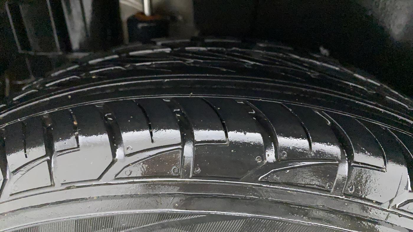 2013 Maruti Swift VXI, Petrol, Manual, 55,976 km, Right Rear Tyre Tread