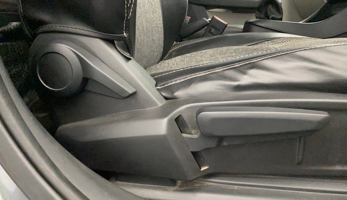 2024 Tata ALTROZ XM PLUS SUNROOF, Petrol, Manual, 13,766 km, Driver Side Adjustment Panel