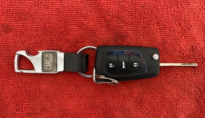 2015 Hyundai Xcent S 1.2, Petrol, Manual, 25,072 km, Key Close Up