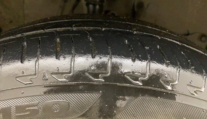 2015 Honda City 1.5L I-VTEC SV, Petrol, Manual, 1,07,468 km, Right Front Tyre Tread