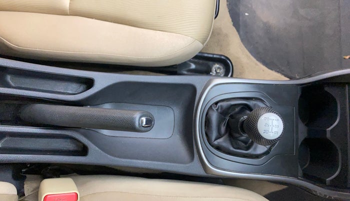 2015 Honda City 1.5L I-VTEC SV, Petrol, Manual, 1,07,468 km, Gear Lever
