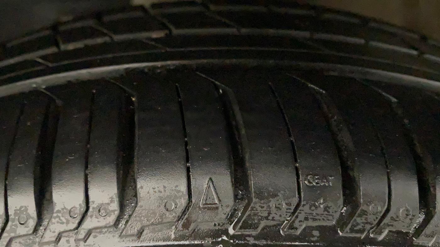 2018 Mahindra KUV 100 NXT K8 D 6 STR, Diesel, Manual, 47,726 km, Left Front Tyre Tread