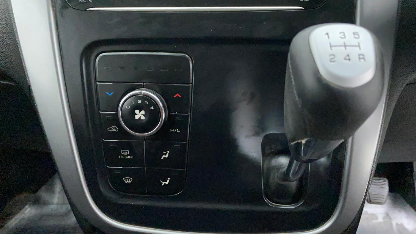 2018 Mahindra KUV 100 NXT K8 D 6 STR, Diesel, Manual, 47,726 km, Gear Lever