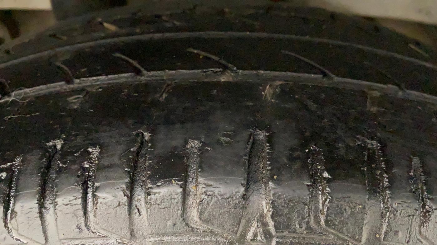 2018 Mahindra KUV 100 NXT K8 D 6 STR, Diesel, Manual, 47,726 km, Right Rear Tyre Tread