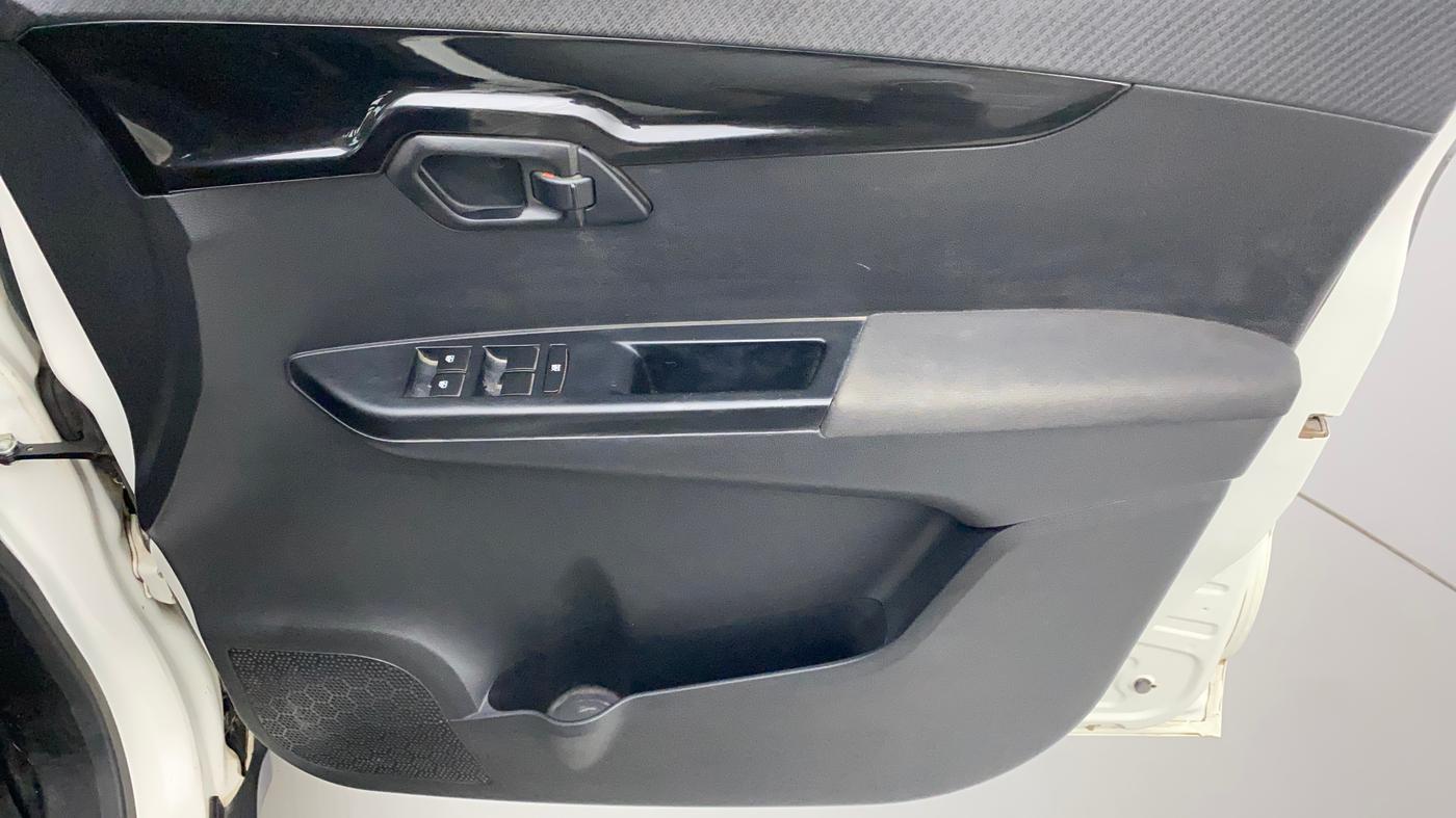 2018 Mahindra KUV 100 NXT K8 D 6 STR, Diesel, Manual, 47,726 km, Driver Side Door Panels Control