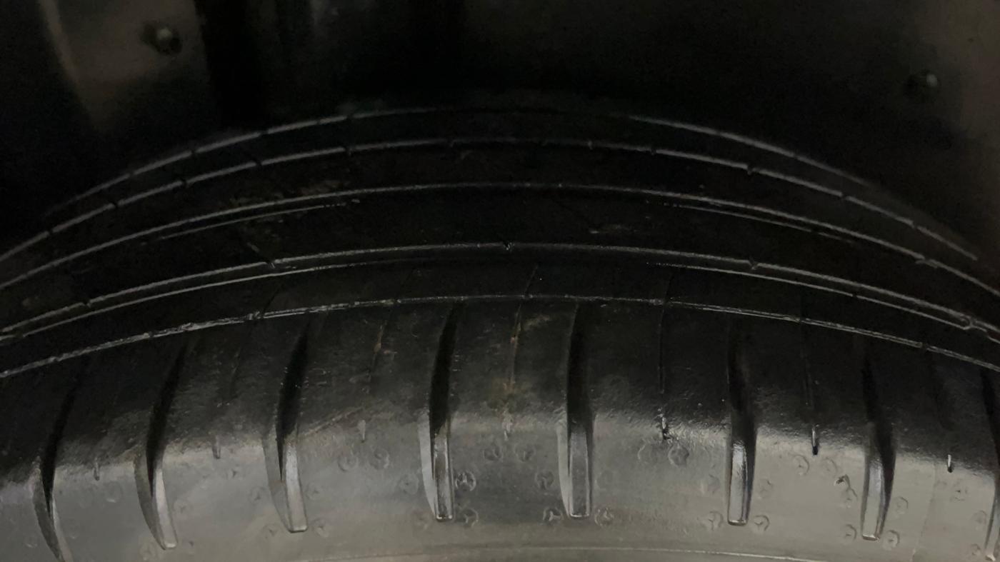 2022 MG HECTOR PLUS SHARP 1.5 PETROL TURBO CVT 6-STR, Petrol, Automatic, 42,456 km, Right Rear Tyre Tread