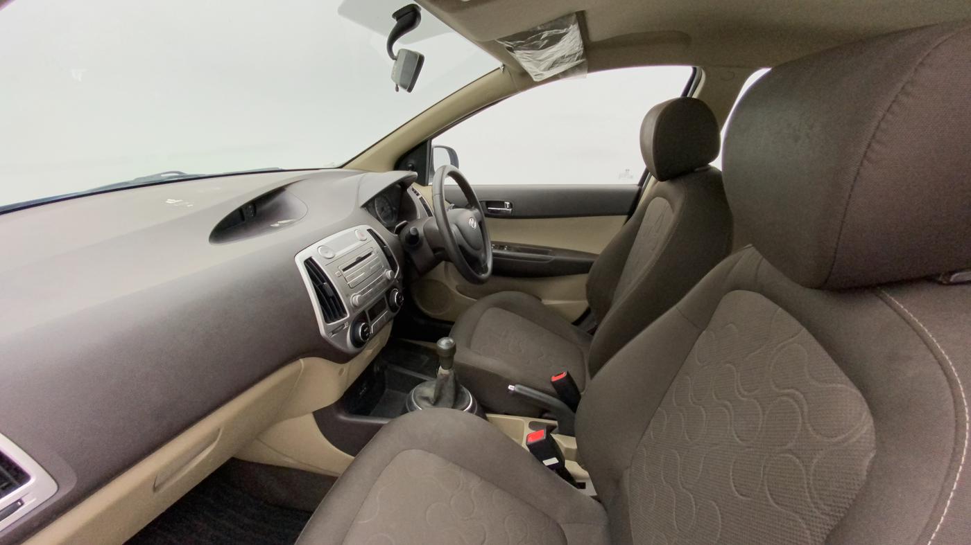 2011 Hyundai i20 MAGNA 1.2, Petrol, Manual, 60,009 km, Right Side Front Door Cabin