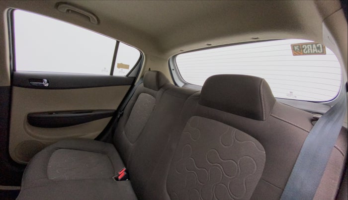 2011 Hyundai i20 MAGNA 1.2, Petrol, Manual, 60,009 km, Right Side Rear Door Cabin
