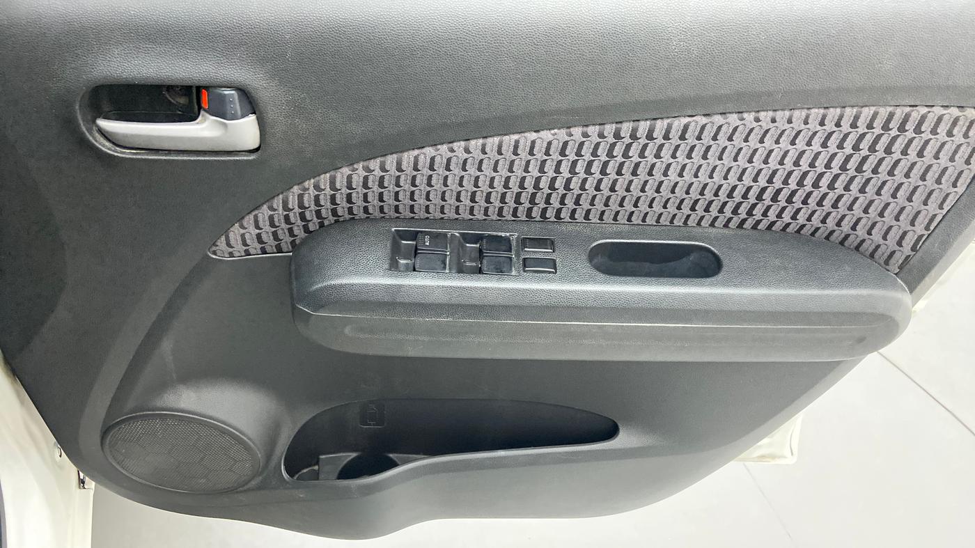 2013 Maruti Ritz VDI, Diesel, Manual, 58,094 km, Driver Side Door Panels Control